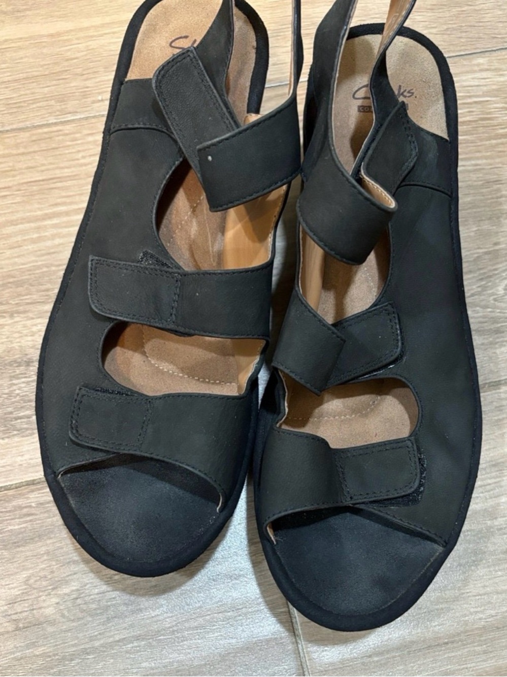 Clarks Women's Black hook-and-loop fastener strap Sandals View 6